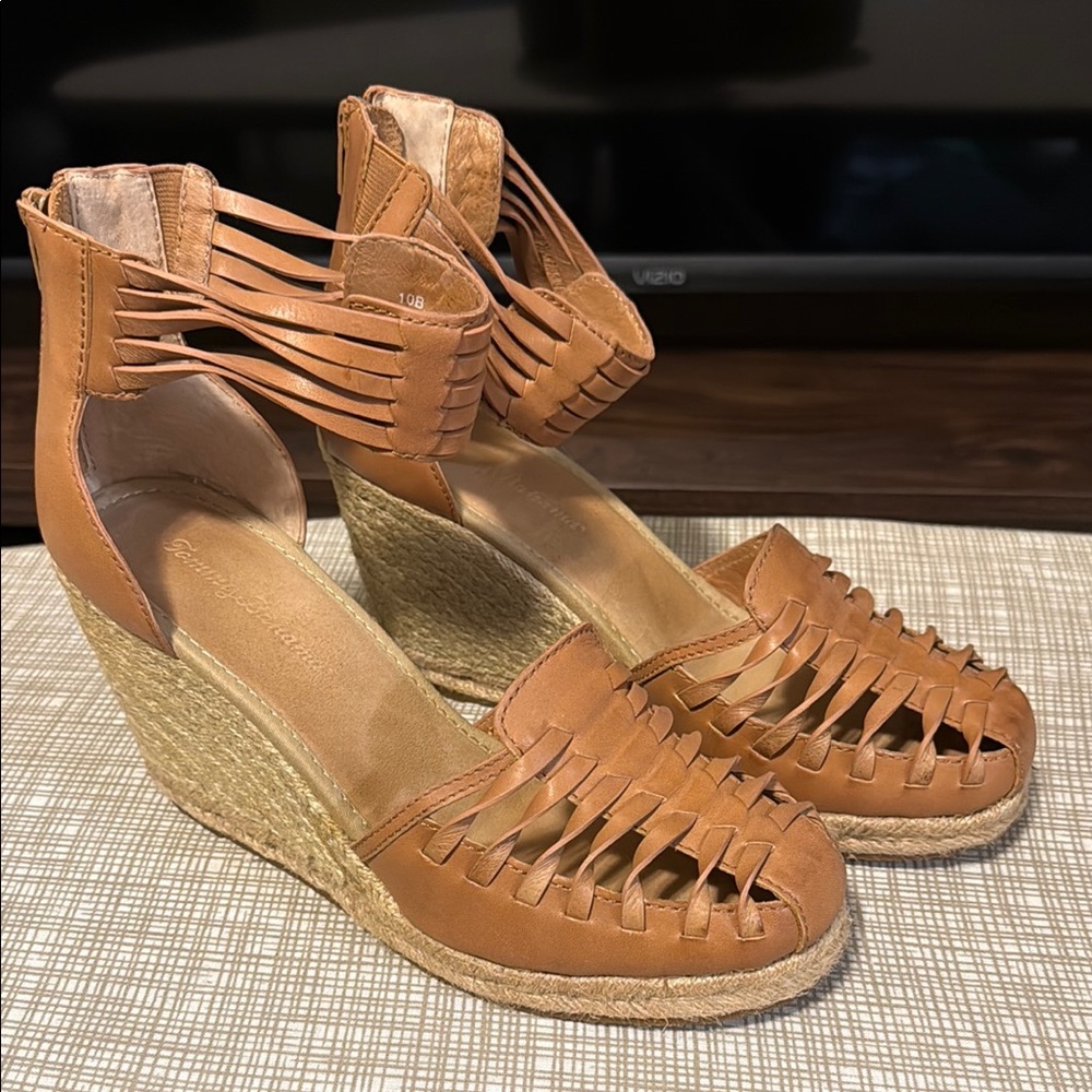 Women's Tan Wedge Sandals